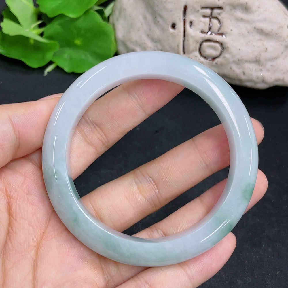 Jadeite round bracelet by HKHQ featuring smooth jade beads, weighs approximately 58.6g, size 56.5 millimeters.