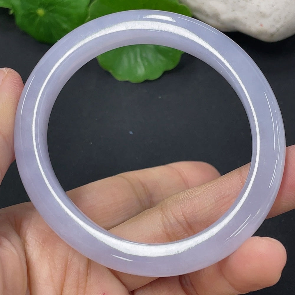 HUILIU HQ jadeite concubine bracelet with green jade beads, size 54.2/48.2mm, weighing approximately 36.28g.