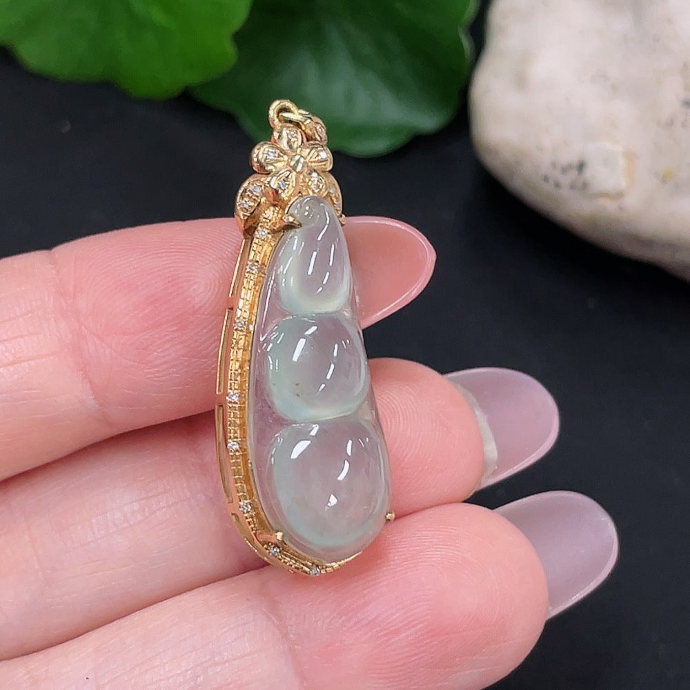 Jadeite Lucky Bean Pendant, 18K Gold, Total Weight Approx. 3.7g (with Diamond Accents)