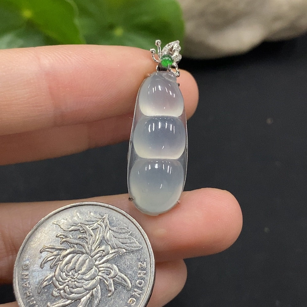 Jadeite Lucky Bean Pendant with 18K Gold and Diamond Accents, Total Weight Approx. 3.25g
