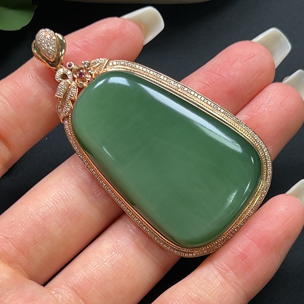 Hetian Jade plain pendant with 18K gold and diamond inlay, elegant necklace showcasing craftsmanship and luxurious design