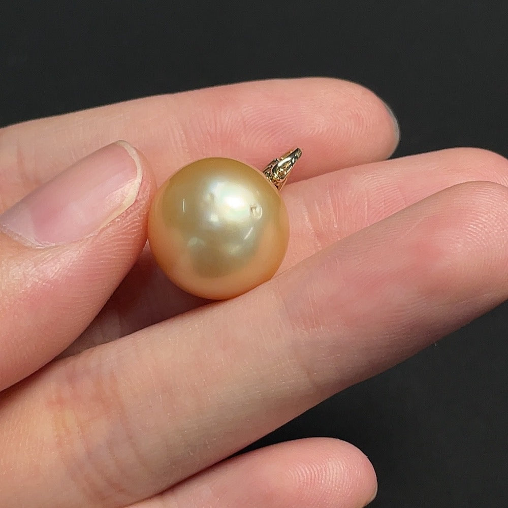 Seawater Pearl Pendant in 14K Gold, Card Size Approx. 14.5mm, Total Weight About 4.70g, Color Origin Undetermined, Non-Diamond