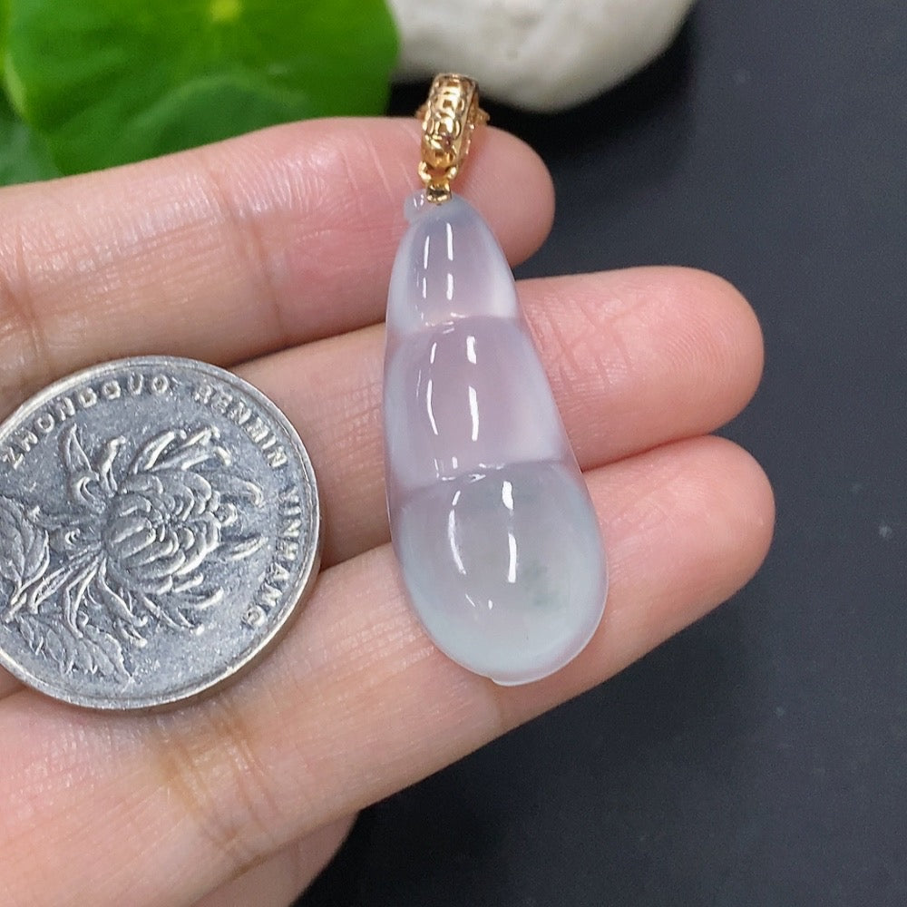 Jadeite Lucky Bean Pendant 18k Gold Total Weight Approx. 6.4g (Including Chain)