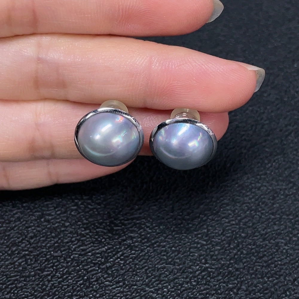 Composite Seawater Pearl Stud Earrings, 18K Gold, Color Origin Undetermined
