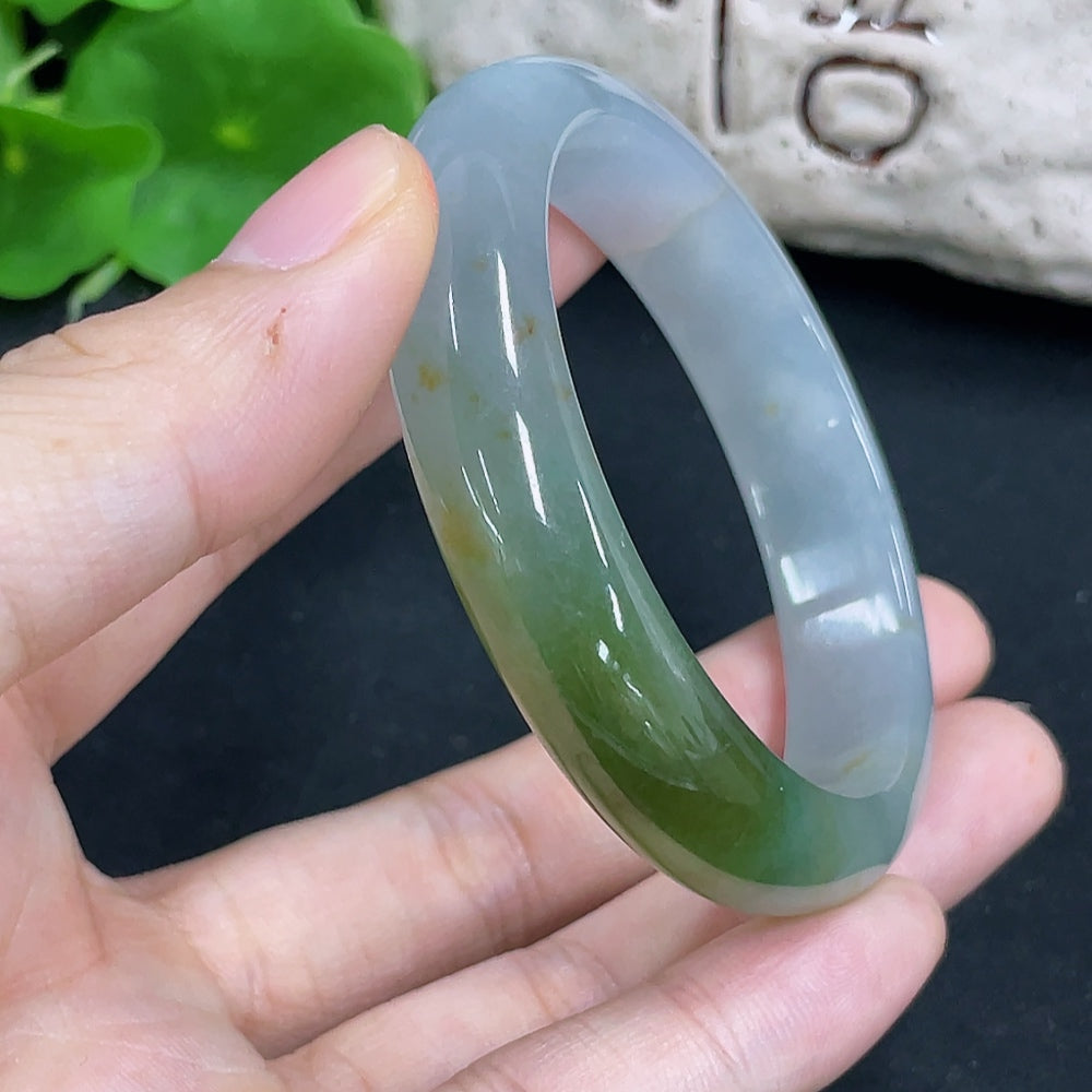 Jadeite round bracelet, repaired