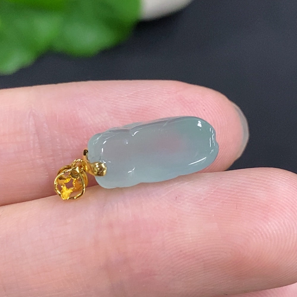 Jadeite Pi Xiu Inlaid Pendant with 18K Gold Clasp, Total Weight Approximately 2g, Non-Diamond