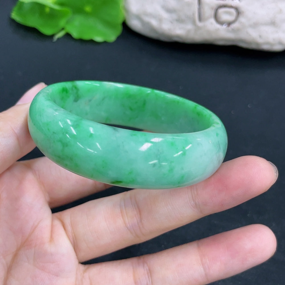HKHQ Jadeite Concubine Bracelet with size 54.1/48.8, weighing approx. 49.57g, featuring smooth jadeite beads on a delicate bracelet