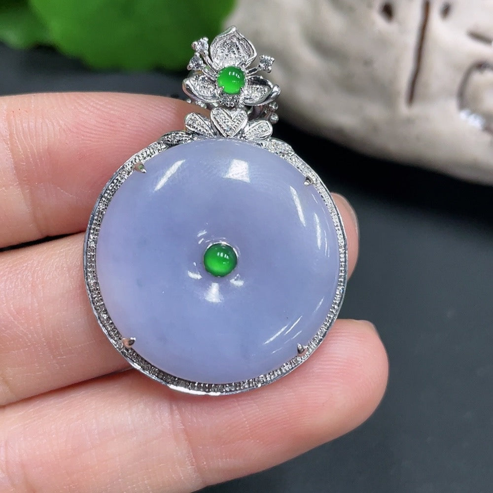 Jadeite Inlaid Peace Pendant with 18K Main Body and Non-Gold Cord, Total Weight Approximately 11.82g