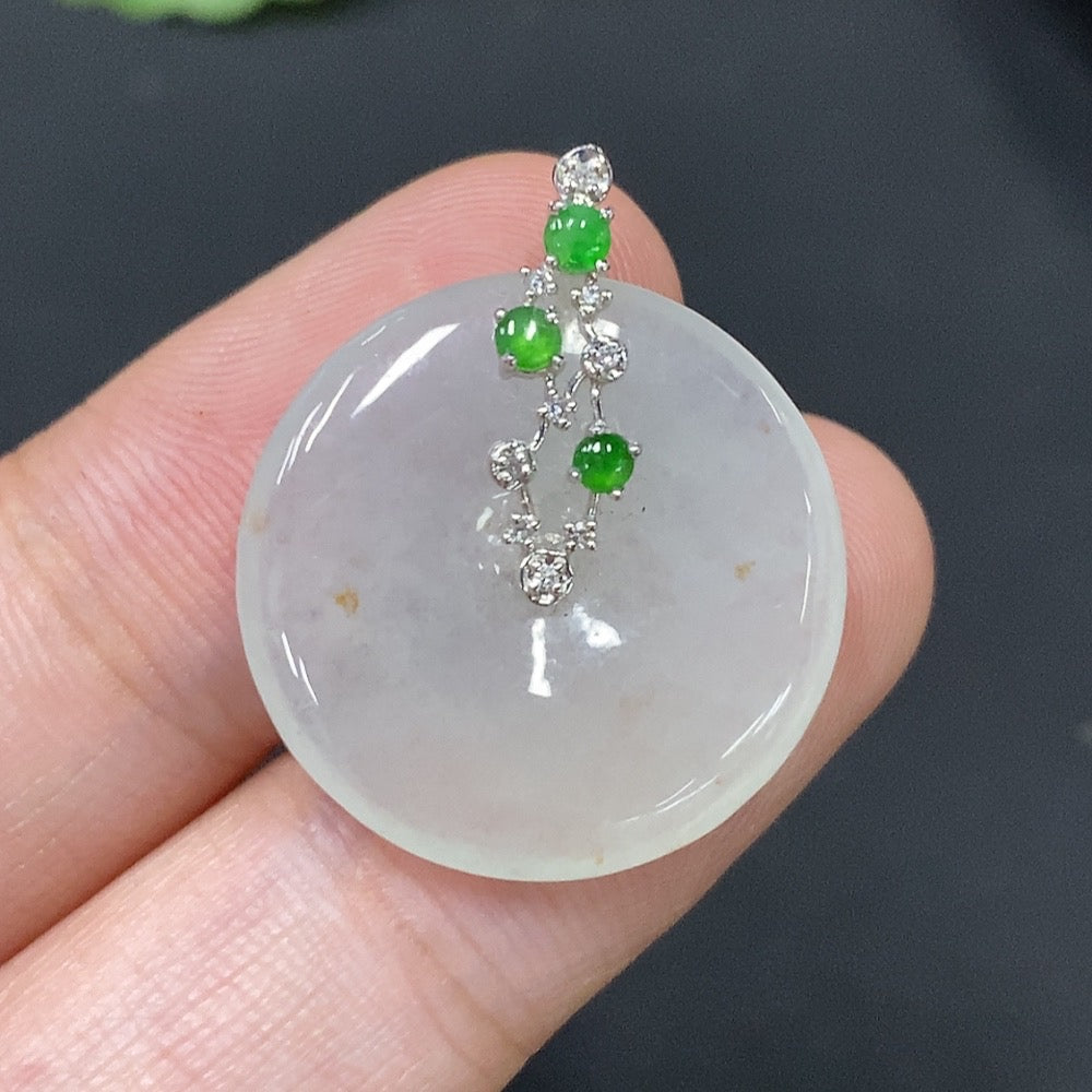 JadeitePeace Pendant with 18K Gold, Total Weight Approximately 3.74g