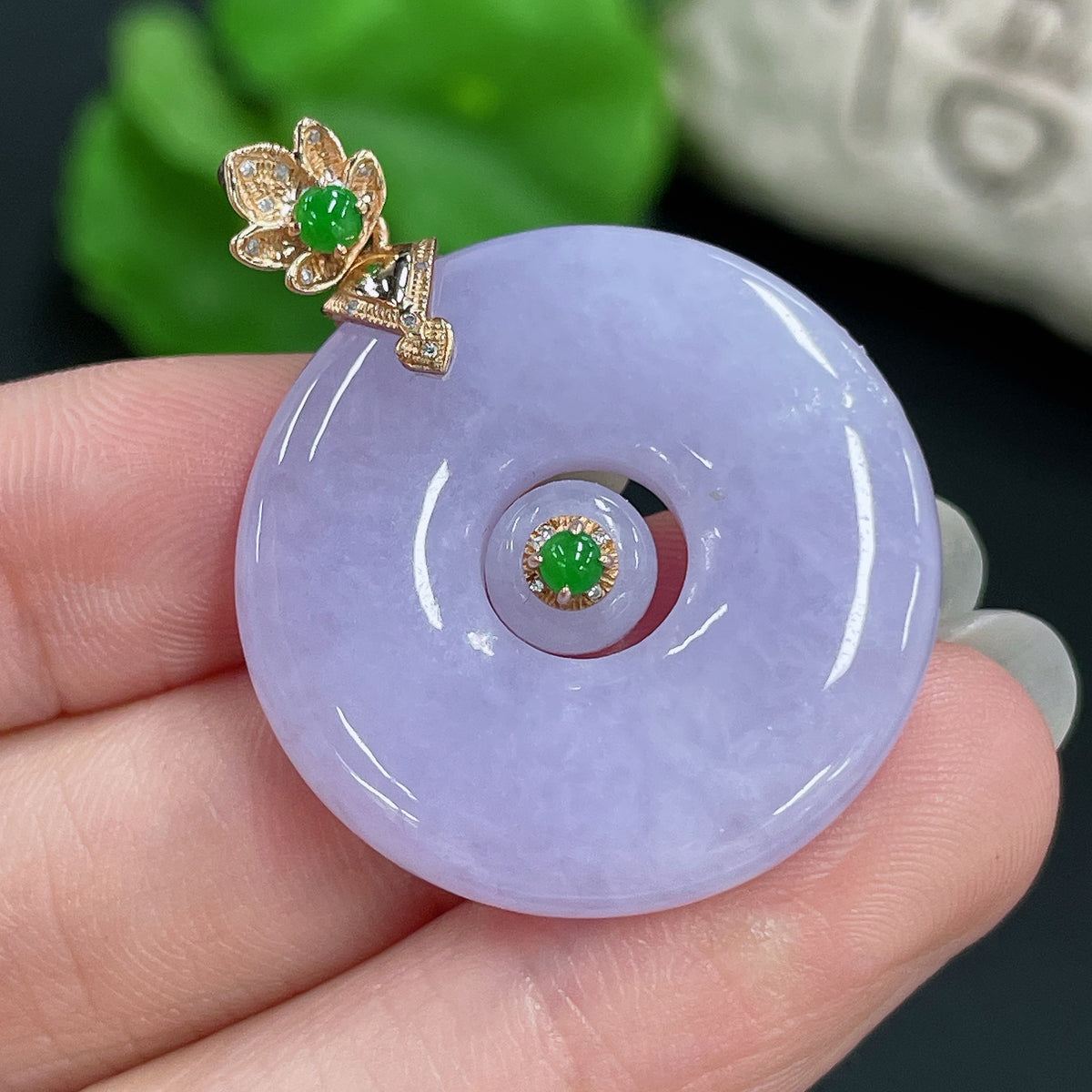 Jadeite pendant with mother-and-child buckle design, 18k gold inlay, diamond accents, crafted by HKHQ.