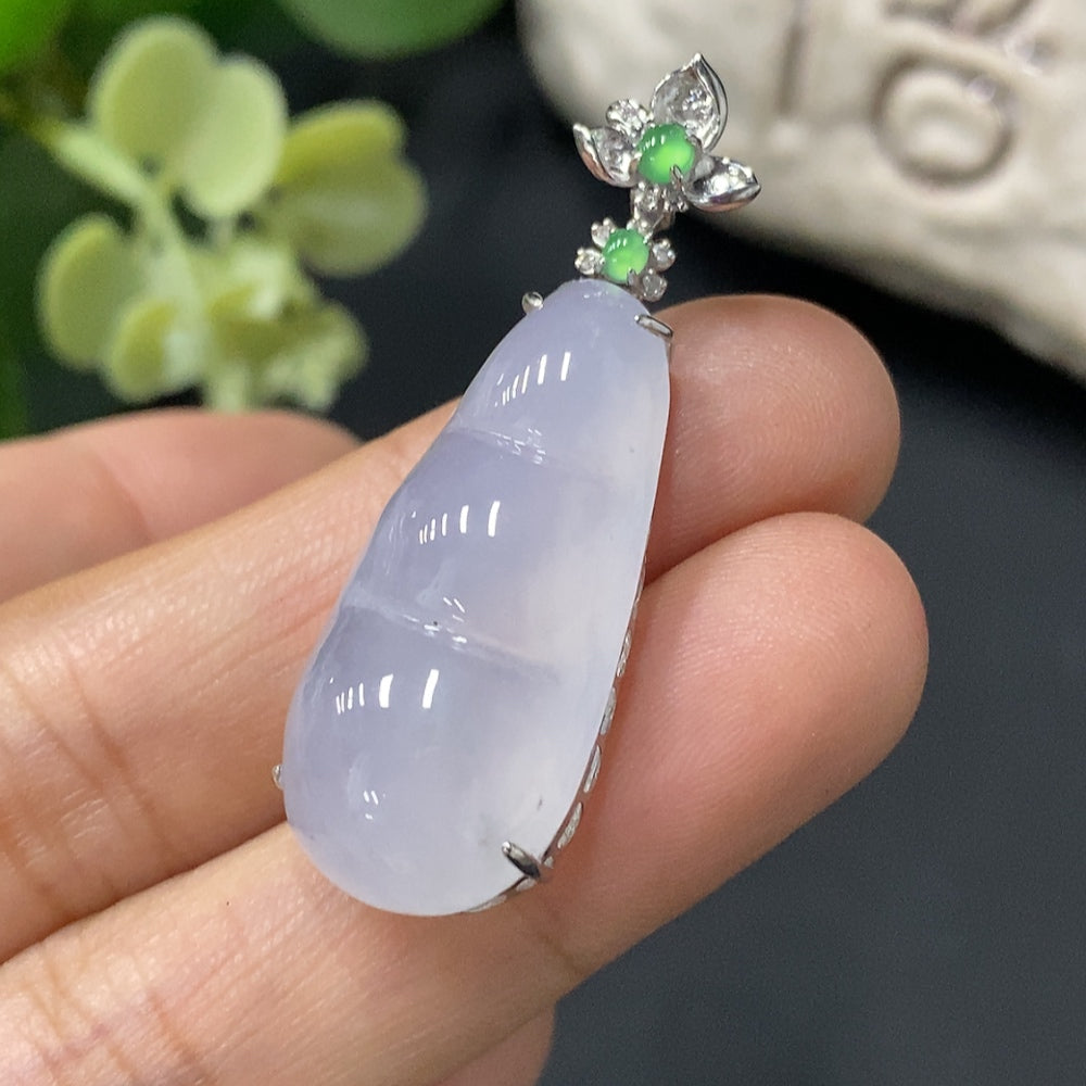 Jadeite Bean Inlay Pendant 18K Gold Inlay Approx. 5.5g