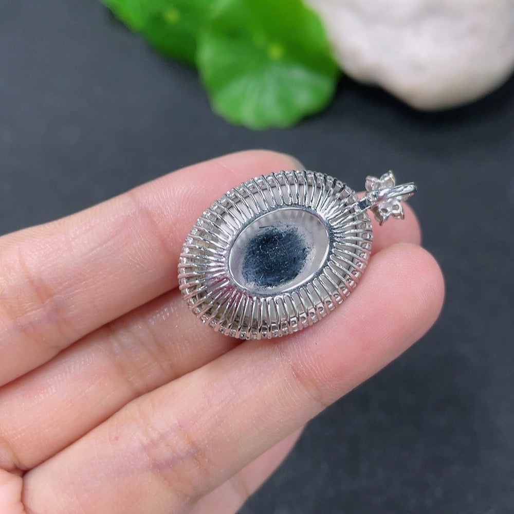 Jadeite inlaid cabochon pendant 18k total weight approx. 7.78g color origin undetermined non-diamond