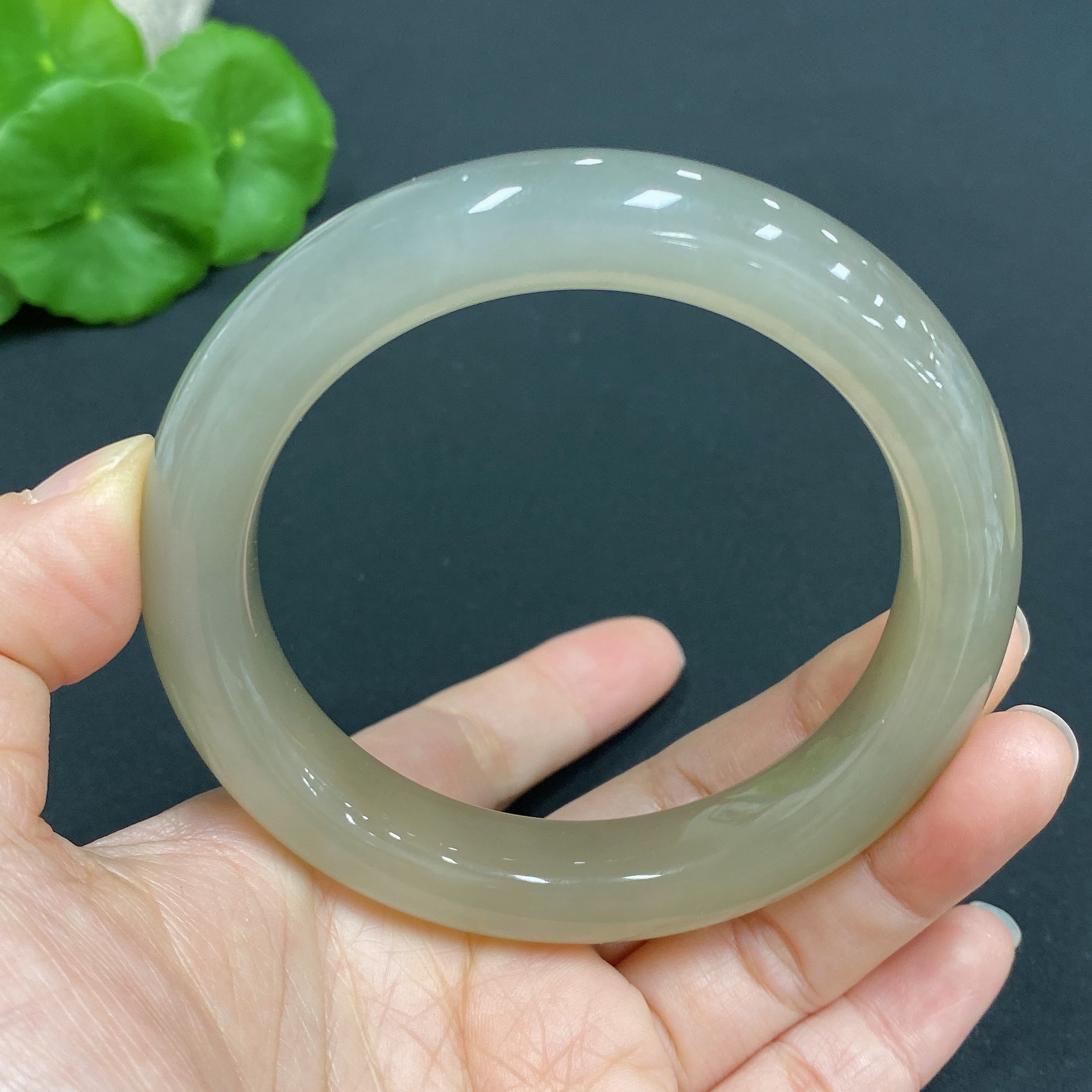 Hetian Jade Round Bracelet, Size 58.8, Total Weight Approx. 69g
