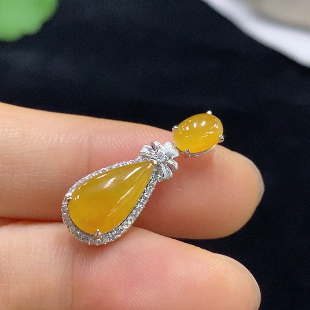 Jadeite Inlaid Pendant 18k with Diamond Accent Total Weight Approx. 1.81g Color Origin Undetermined