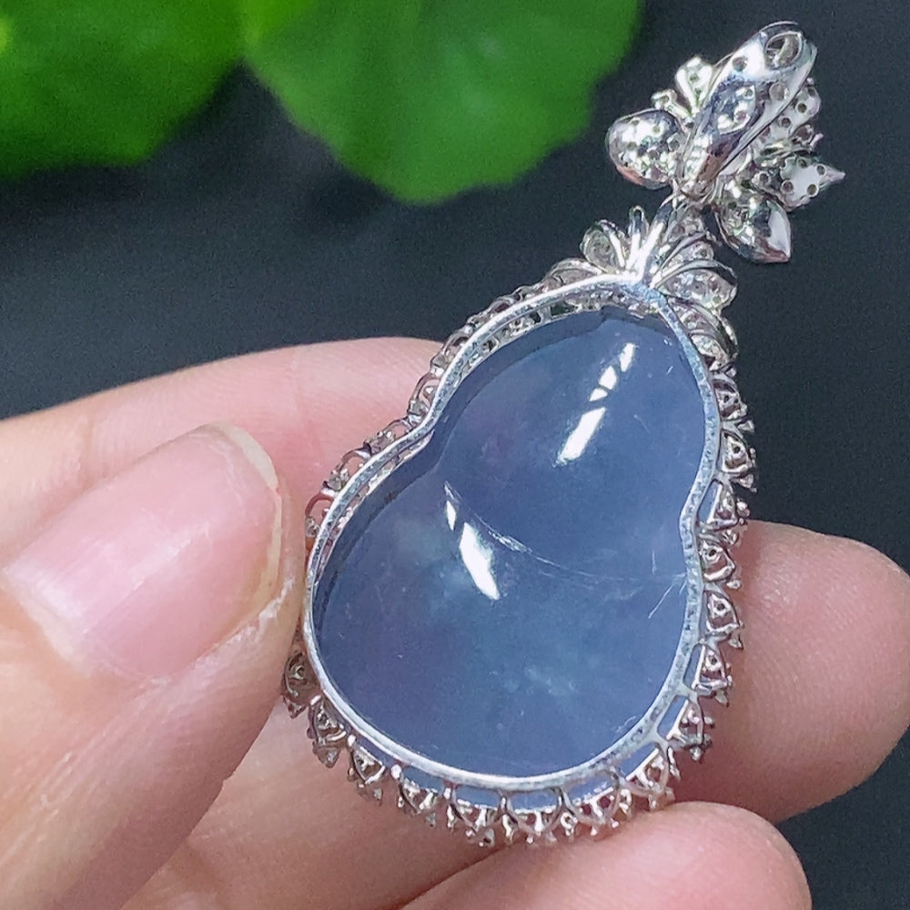 Jadeite and Diamond Enclosed Gourd Pendant in 18K Gold, Total Weight Approx. 6.94g
