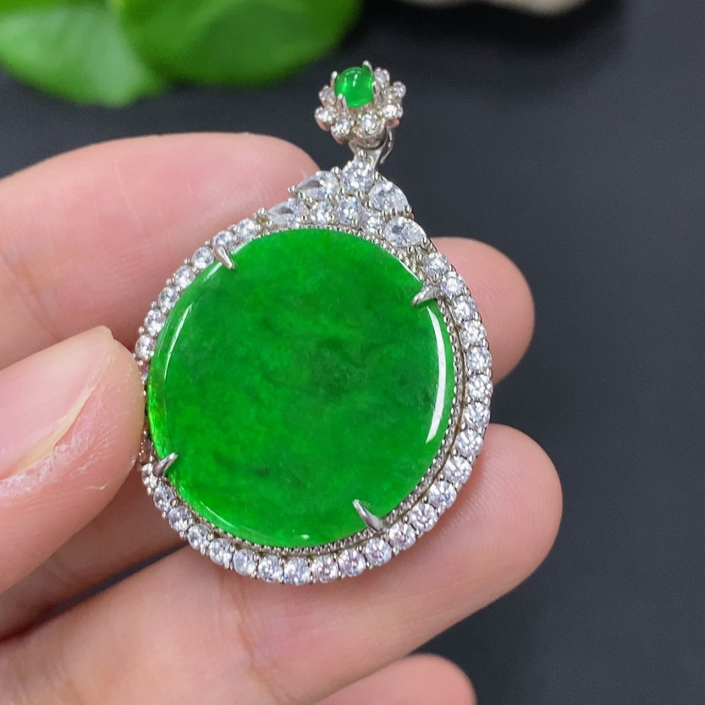 Jadeite plain pendant in non-gold setting, HKHQ necklace featuring a smooth, polished green jadeite gemstone on a simple chain