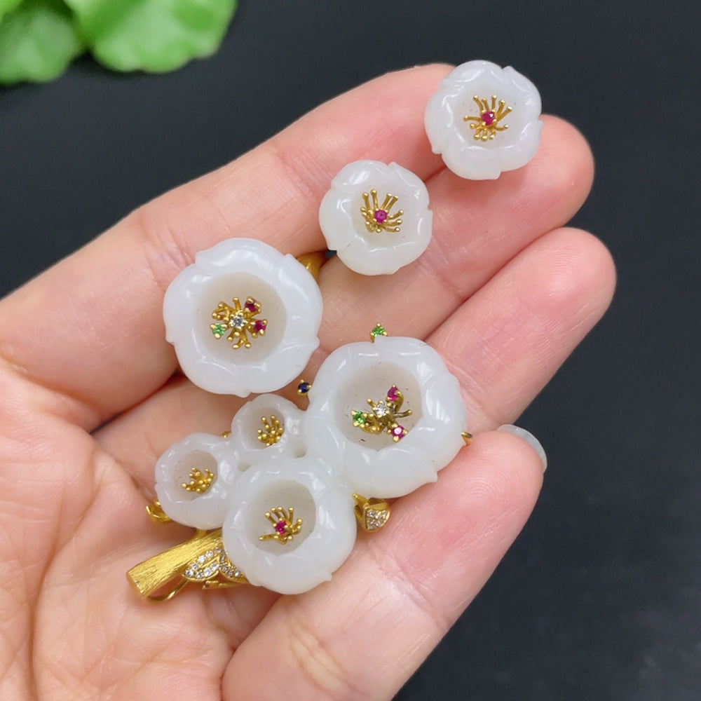 HUILIU HQ Hetian jade inlaid pendant earrings and ring with diamond accents, set in 18k gold, size 17-18, total weight 18.2g