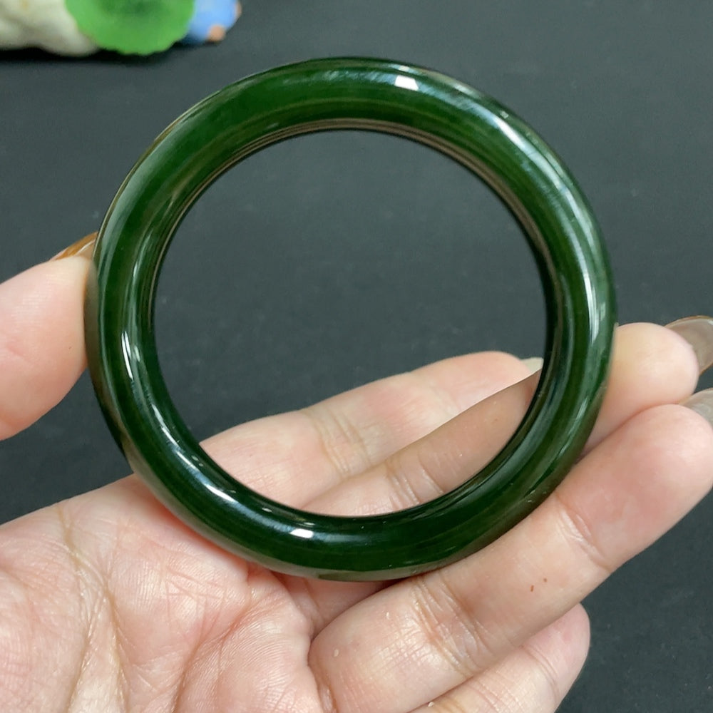 HUILIU HQ Hetian Jade Jasper round bangle with a smooth surface, size 55.7mm, weighing approximately 46.1g.