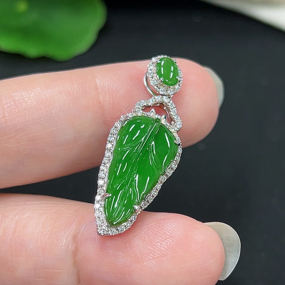 Jadeite leaf pendant with diamond accents, 18K gold, weighing approx. 3g, crafted by HKHQ, featuring detailed jade leaf design