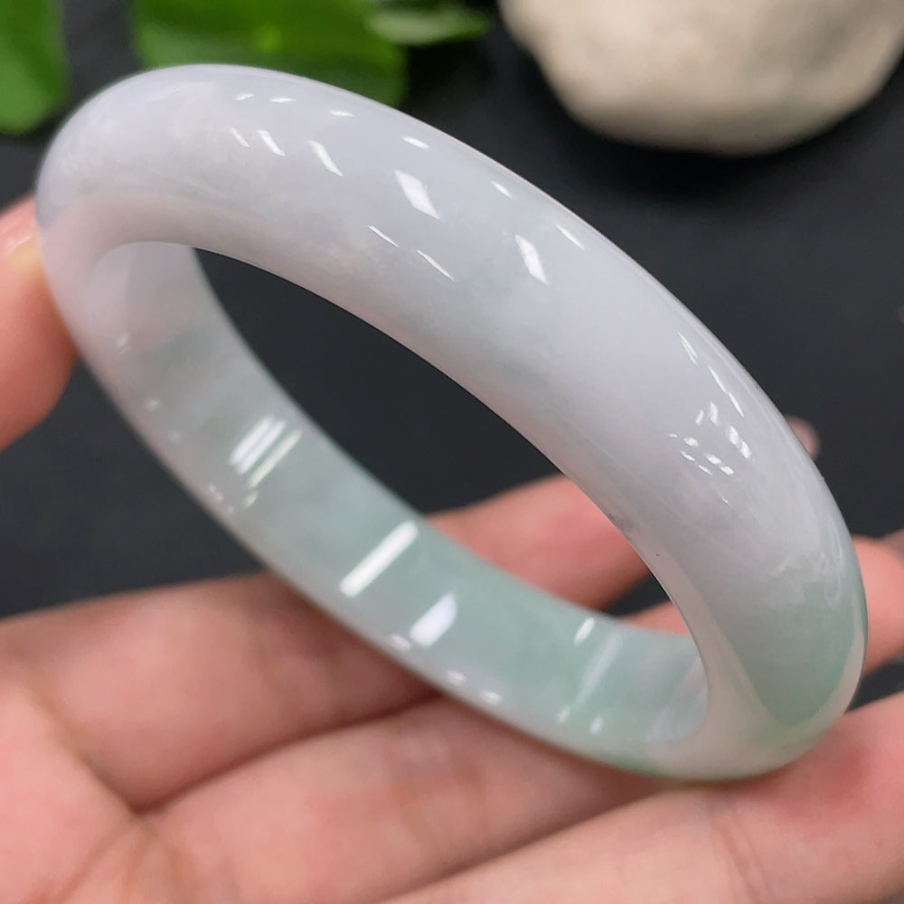 Jadeite regular bangle, inner diameter 54.3, total weight 53.327g