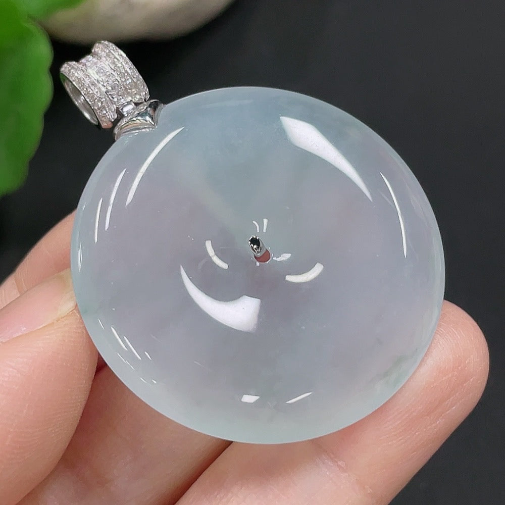 JadeitePeace Pendant with 18K Gold, Total Weight Approximately 17.5g