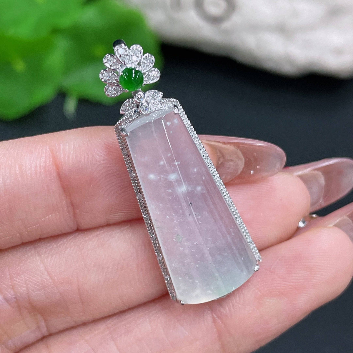 Huiliu Jadeite plain pendant with diamond inlay, showcasing smooth jade surface and sparkling diamond accents.