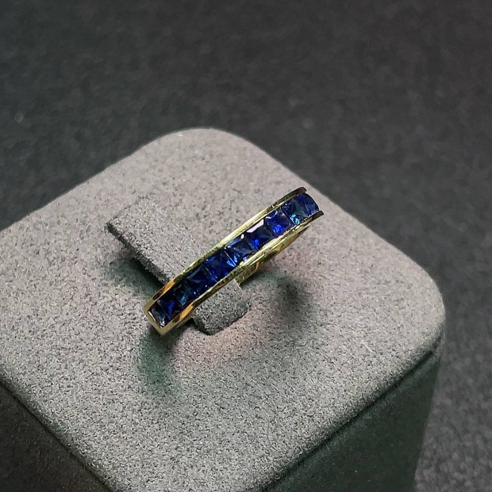 HUILIU HQ 18K blue sapphire gemstone ring, size 16, with a 1.5mm stone, showcasing elegant gemstone setting and polished gold band.