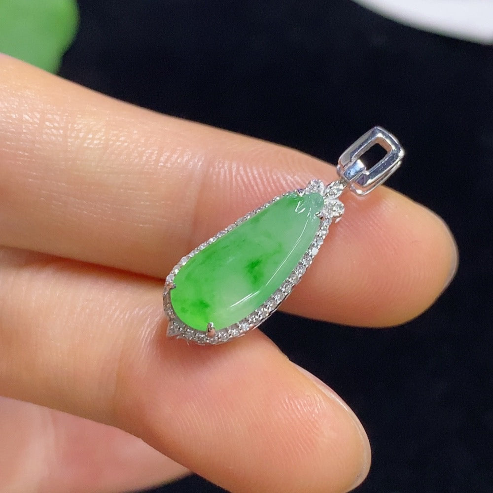 Jadeite Lucky Bean Pendant with 18k Gold and Diamond Accents, Total Weight Approximately 2.26g