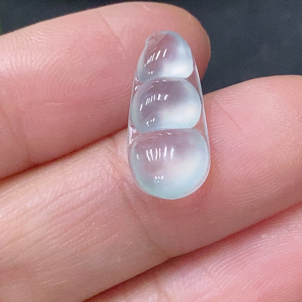 Jadeite inlaid Fu Dou pendant from HUILIU HQ, featuring intricate design, weighs approximately 0.77g, with detailed craftsmanship.