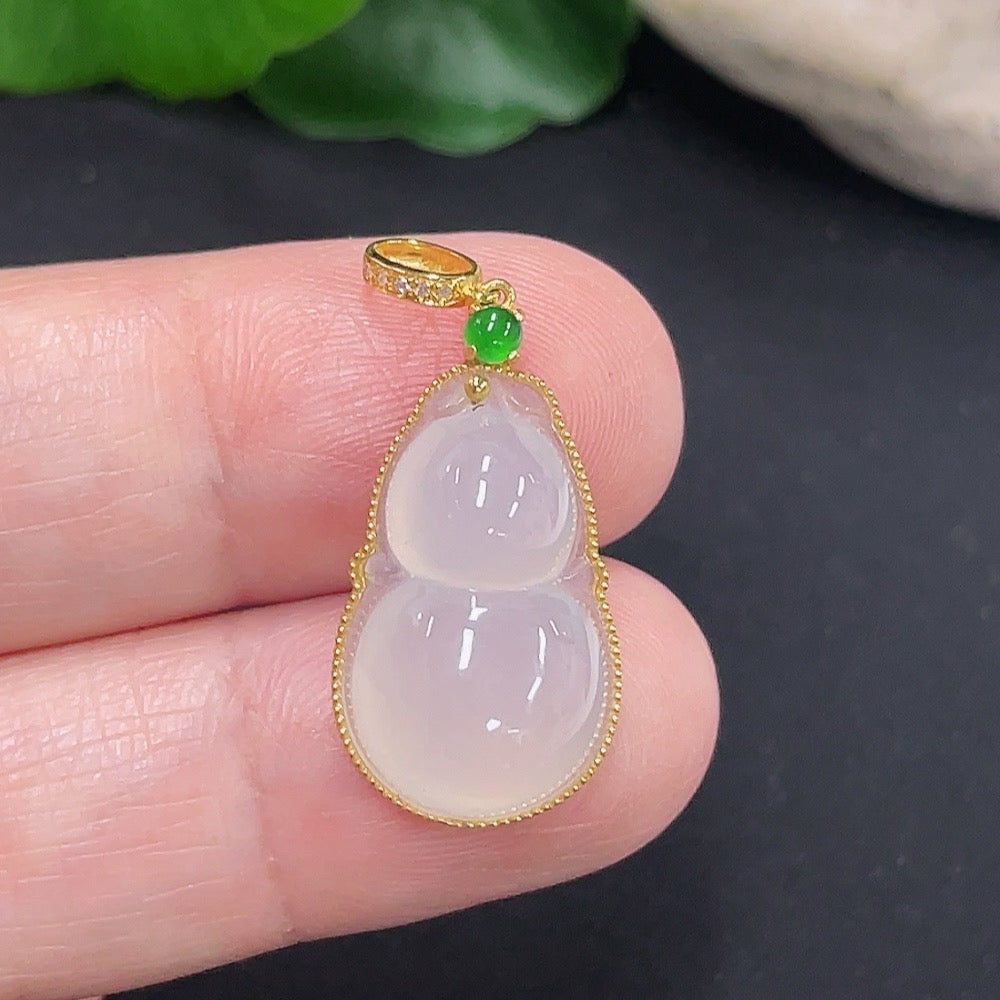 Jadeite Gourd Inlaid Pendant 18K Gold Total Weight Approx. 2.3g (With Diamond Accents)