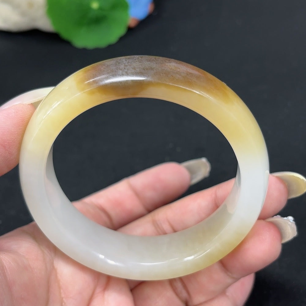 HKHQ Hetian Jade round bracelet, 56.8mm, approx. 74.5g, natural jade color, smooth finish, crafted jewelry piece