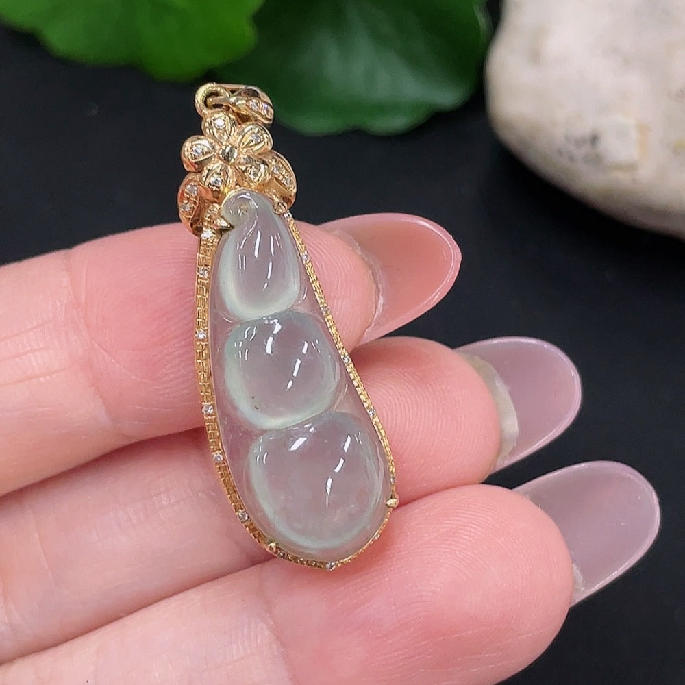 Jadeite Lucky Bean Pendant, 18K Gold, Total Weight Approx. 3.7g (with Diamond Accents)