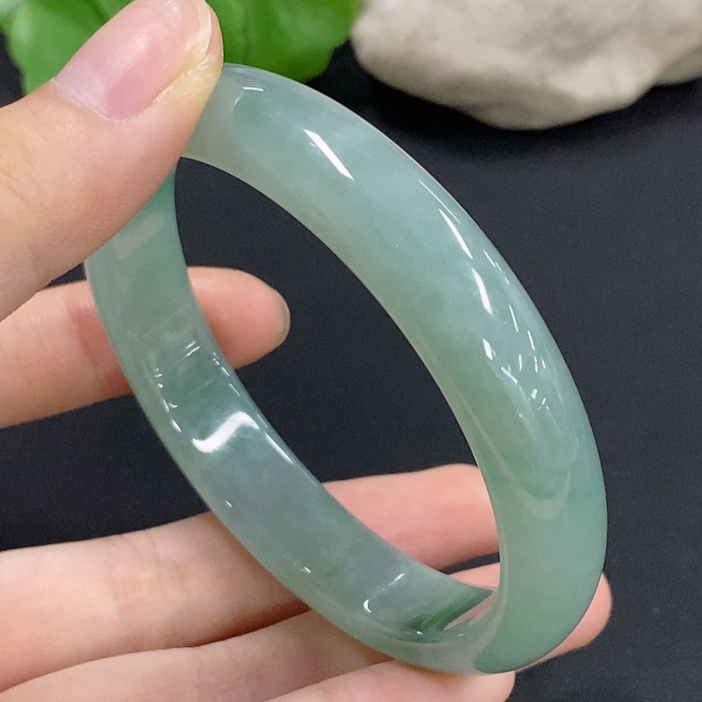 Jadeite round bracelet with size 58.4, weighing approximately 47.09g, featuring smooth jade beads, by HKHQ.