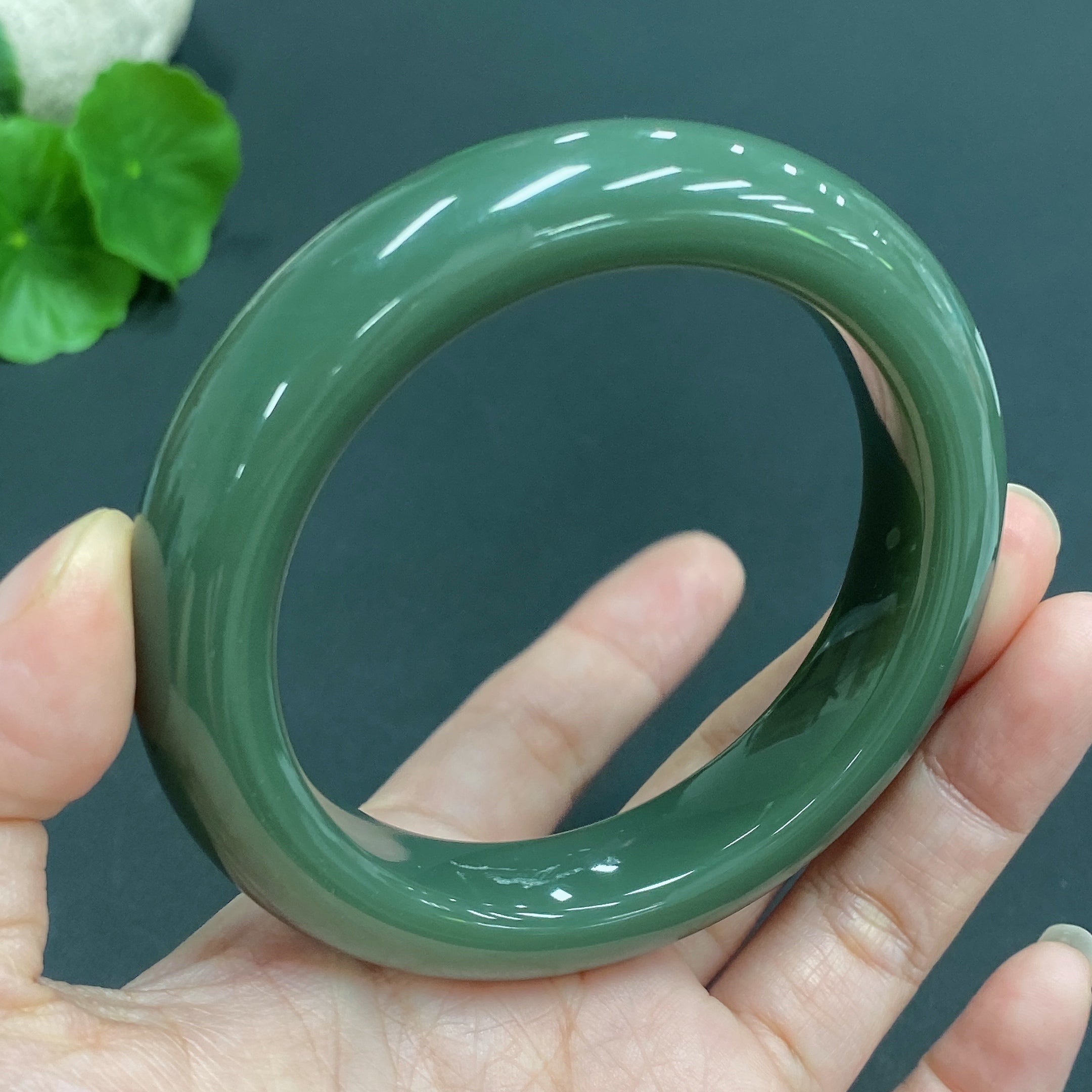 Hetian Jade Round Bracelet Size 56.8 Total Weight Approx. 73.6g