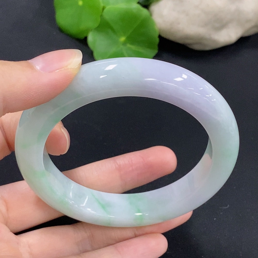 HKHQ jadeite round bangle in size 58.9 with a weight of 76.08g, showcasing smooth, polished jadeite craftsmanship.