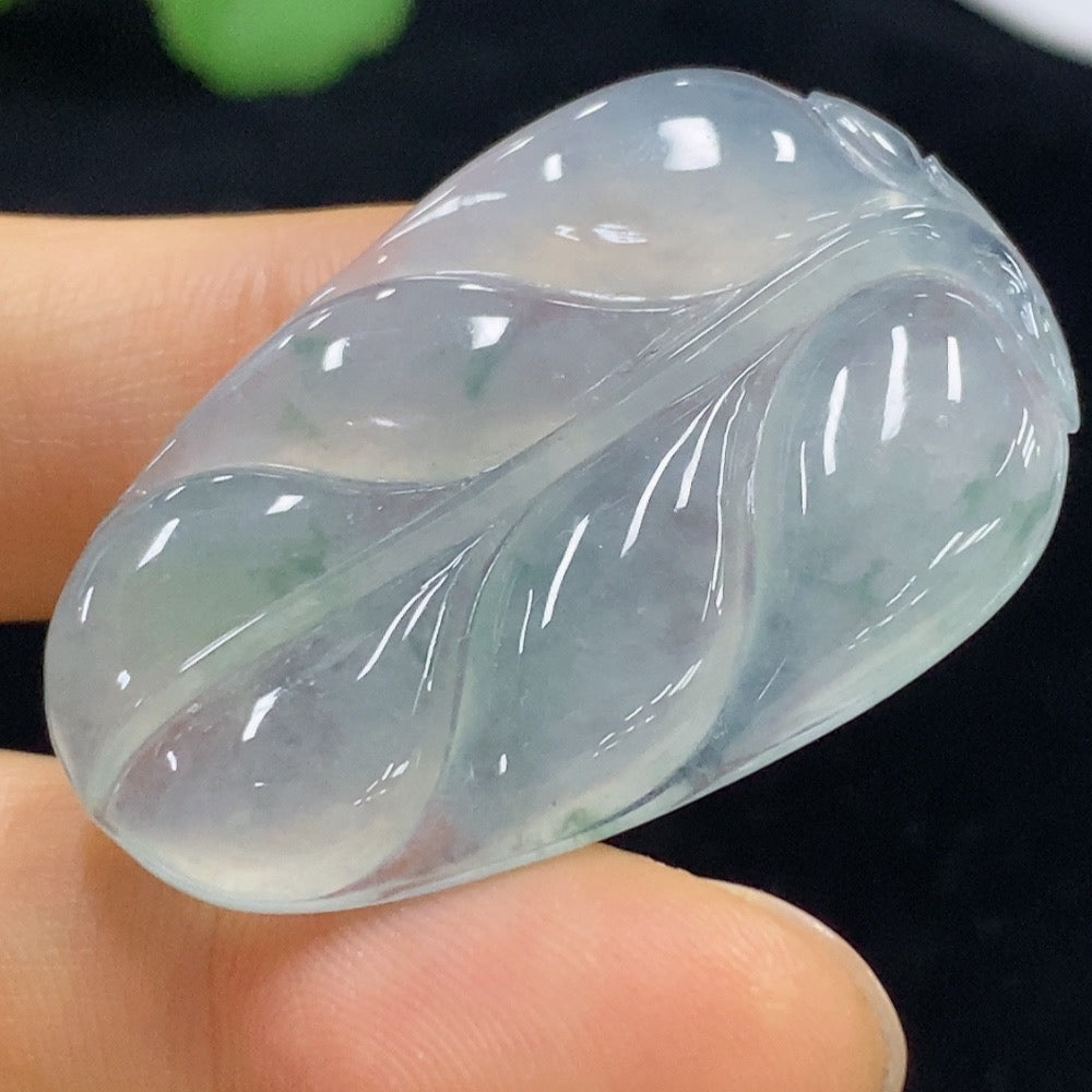 HUILIU HQ jadeite leaf pendant weighing approximately 9.95g, featuring a detailed jade pendant with leaf design.