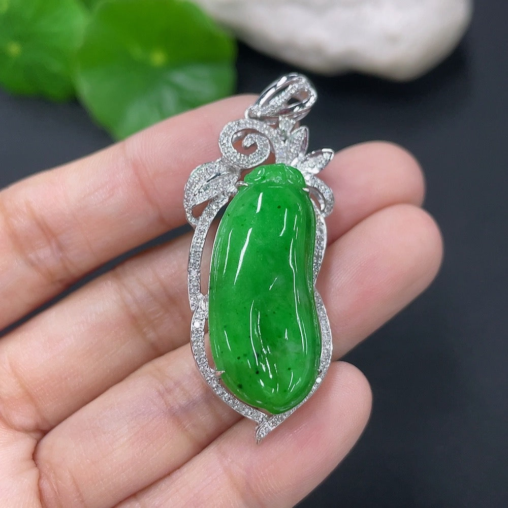 Jadeite Inlaid Blessing Melon Pendant with 18k Gold and Diamond Accents, Total Weight Approximately 8.19g, Contains Other Mineral Components