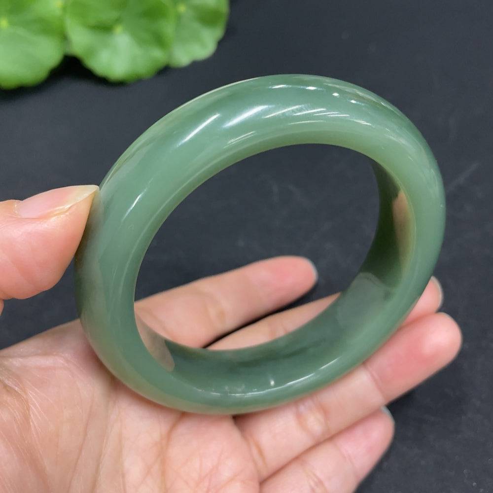 Hetian jade round bracelet by HUILIU HQ, size 56, weighing approximately 78.8g, featuring smooth polished jade beads.