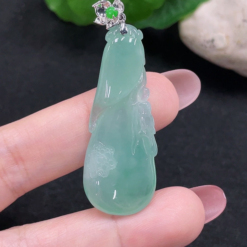 Jadeite Pendant 18K Gold Total Weight Approx. 9g