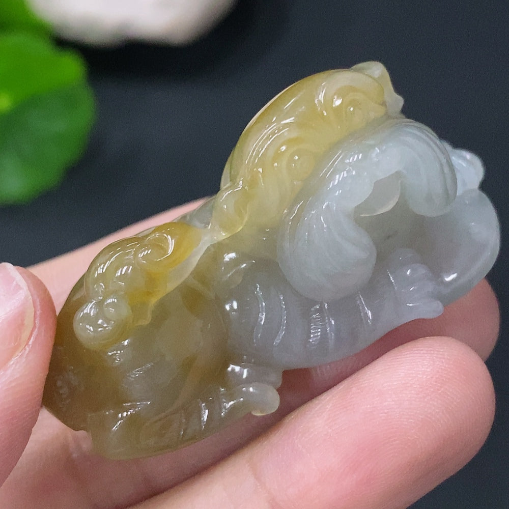 Jadeite Pendant for Prosperity . Color Origin Undetermined | Huiliu Certified