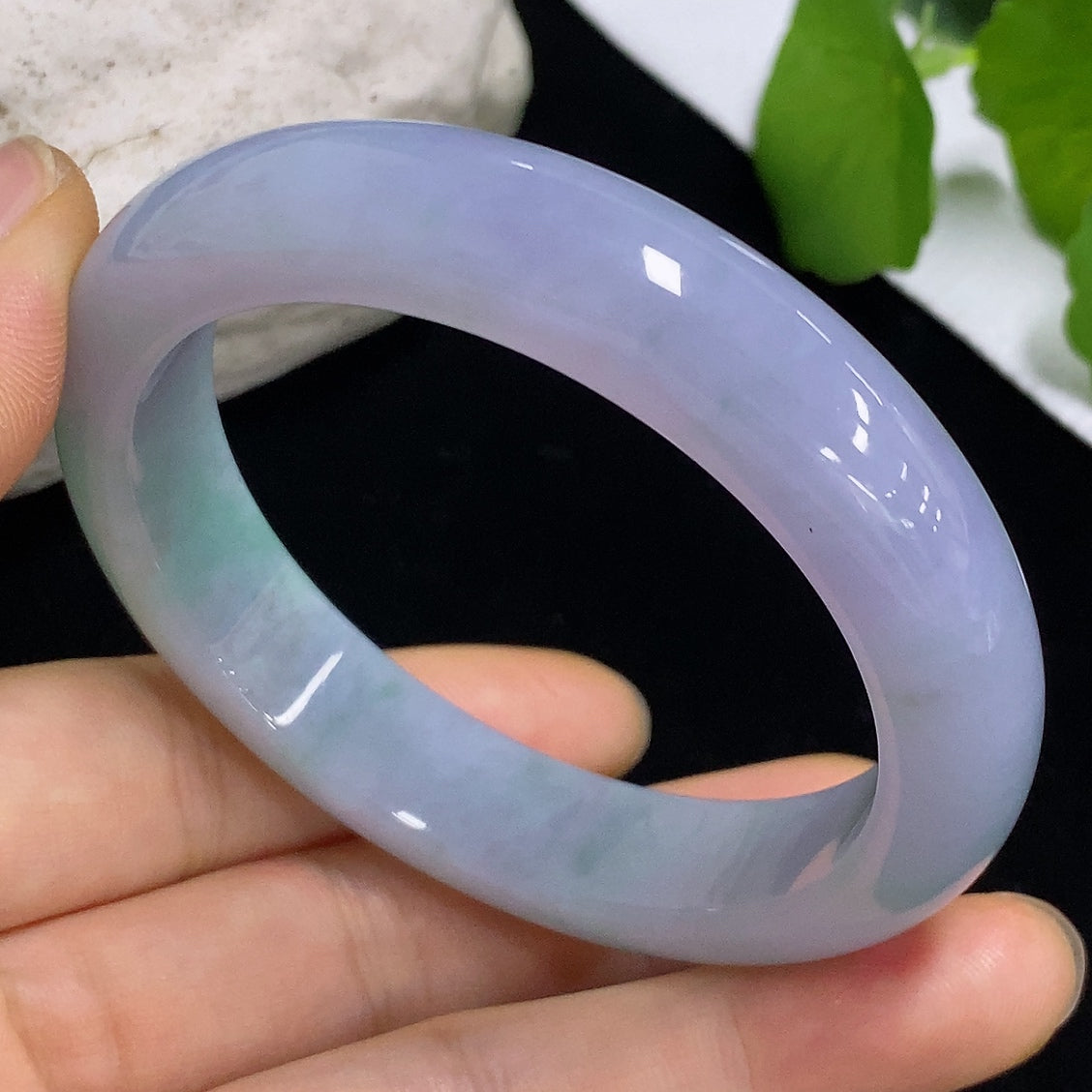 HKHQ jadeite round bangle, size 54.5, weighing 57g, featuring a smooth circular design and vibrant green jadeite material.