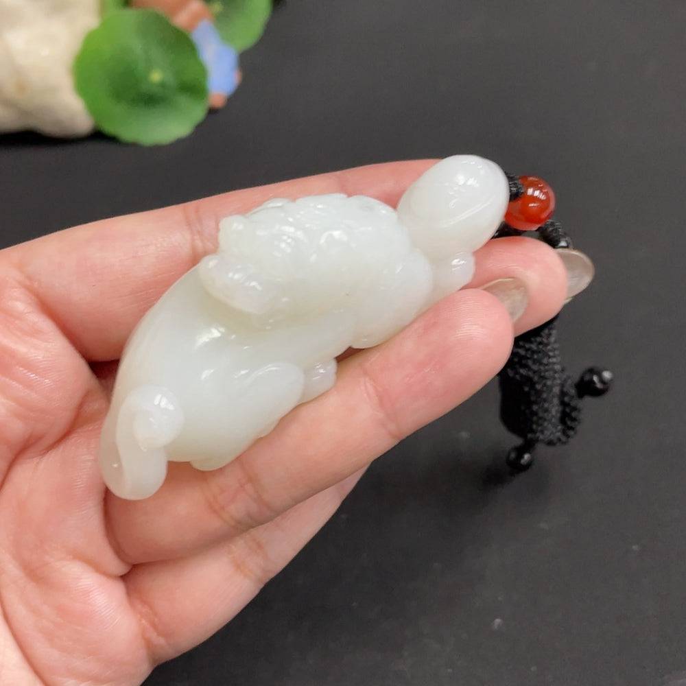 Hetian jade pendant featuring an auspicious beast design with non-Hetian jade beads, weight 65.3g, crafted by HUILIU HQ.