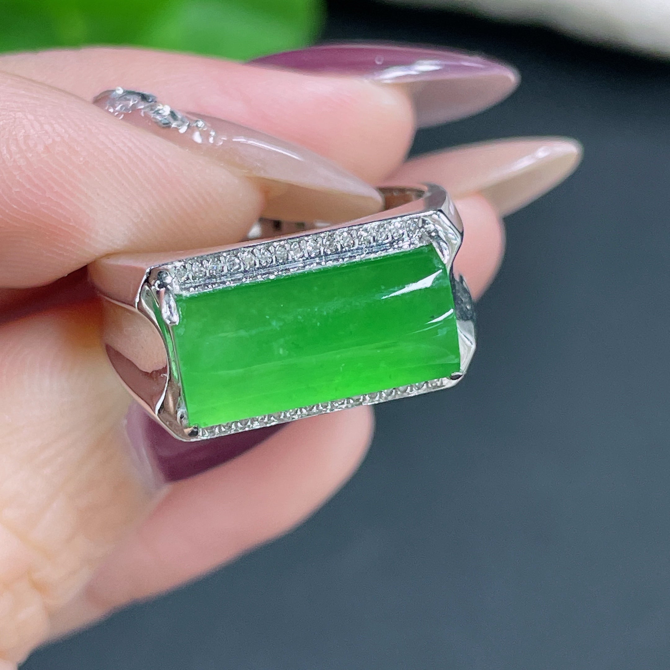 Jadeite Ring 18k Gold Setting with Diamond, Total Weight Approx. 7.8g, Size 19
