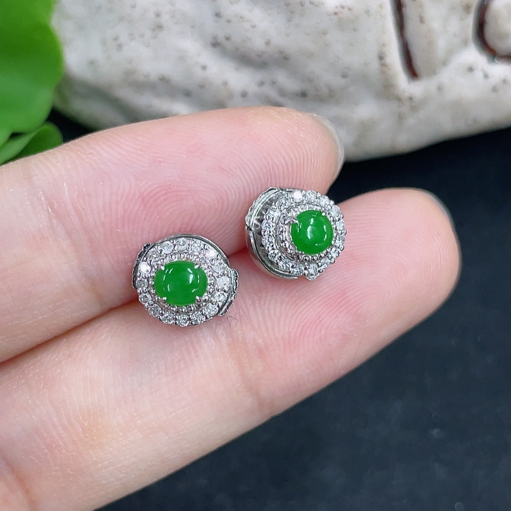 HKHQ Jadeite earrings with 18k gold and diamond accents, featuring non-gold ear stoppers and a total weight of 2.32g