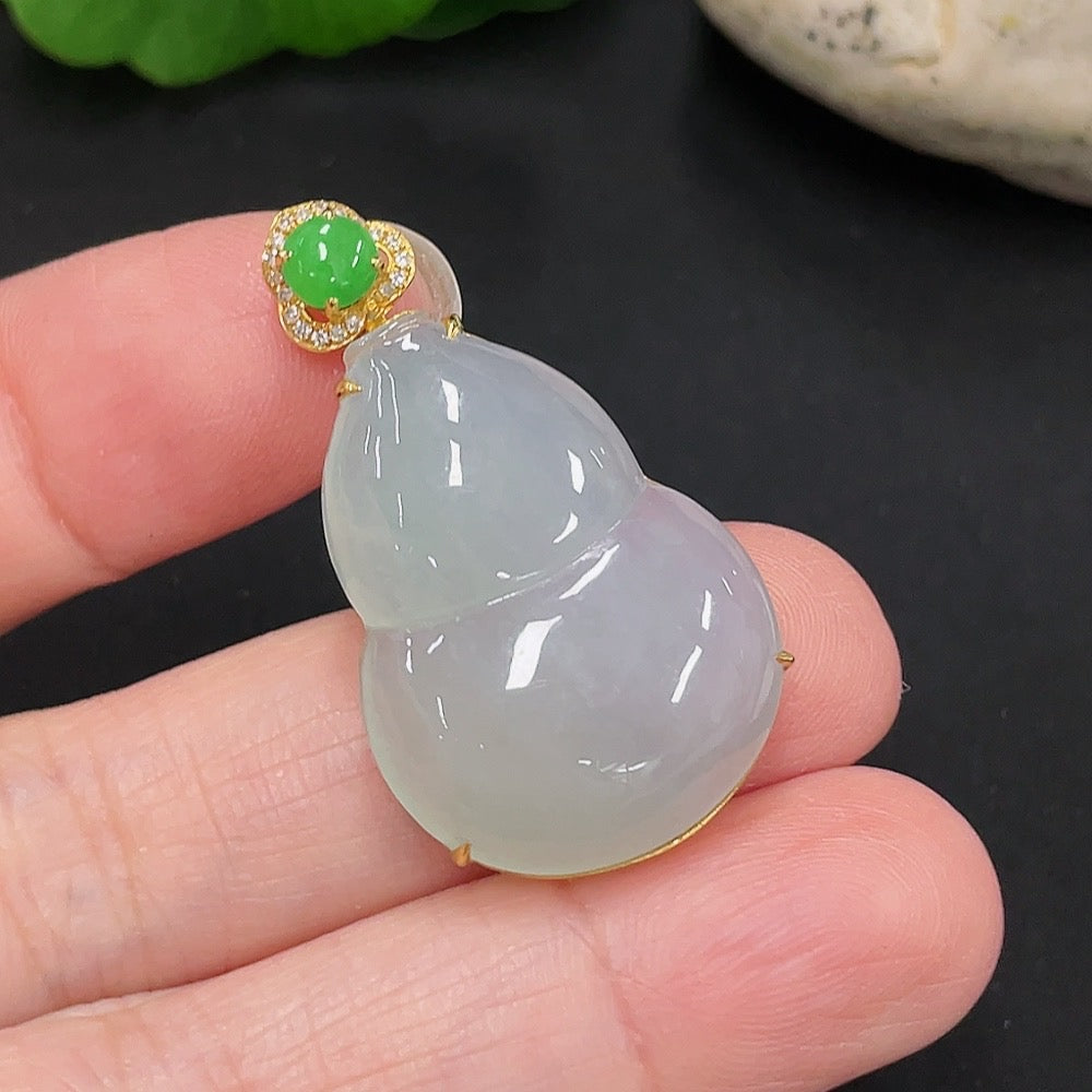 Jadeite Gourd Inlaid Pendant 18K Gold Total Weight Approx. 6g (With Diamond Accents)