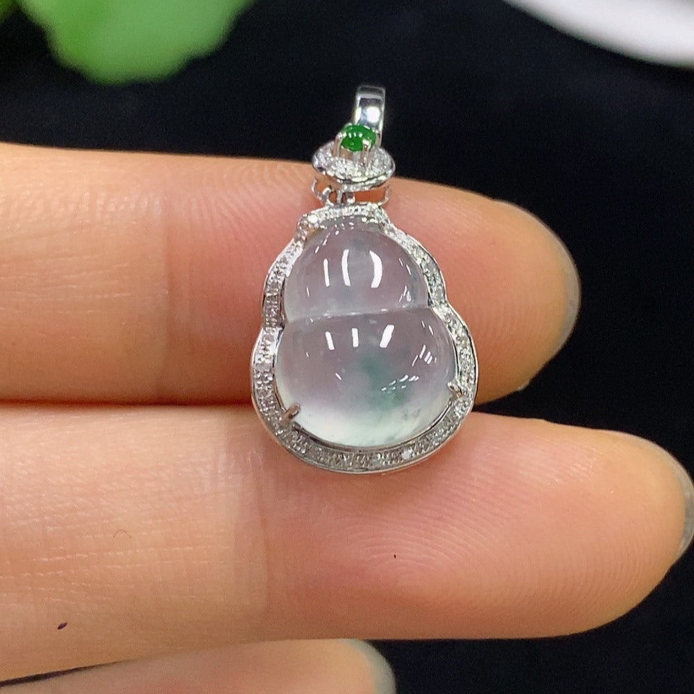 Jadeite Gourd Inlaid Pendant with 18k Gold and Diamond Accents, Total Weight Approximately 1.83g