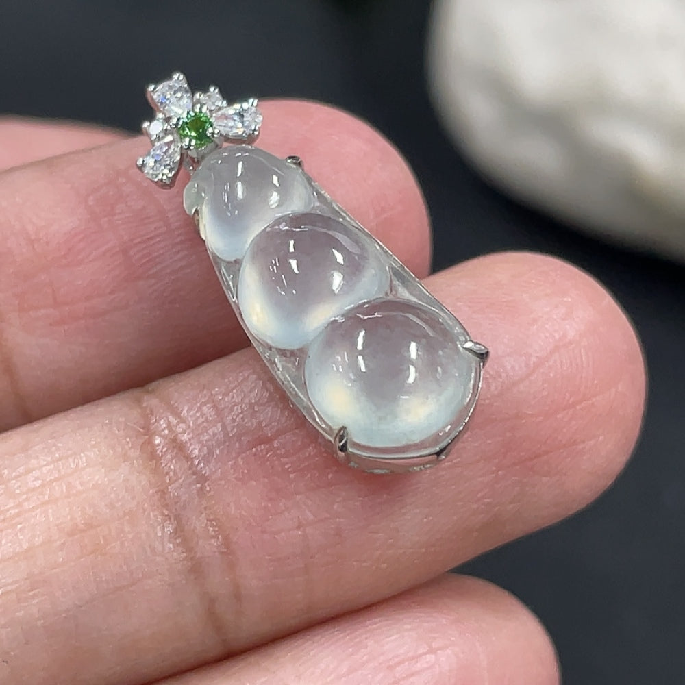 Jadeite Lucky Bean Pendant, 18K Gold Setting with Diamond Accents (Colorless)