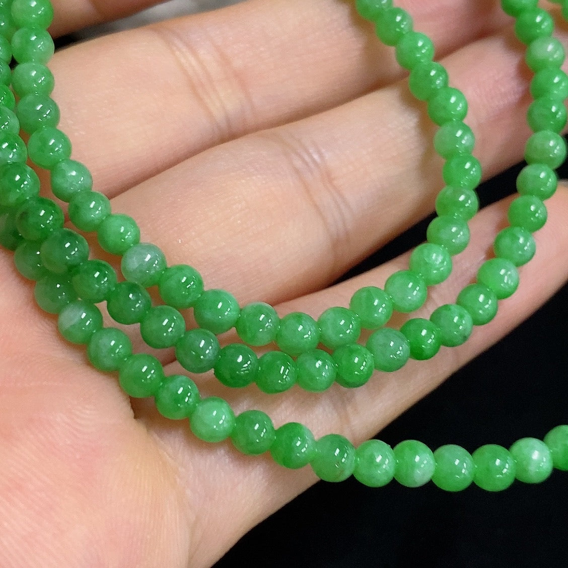 Jadeite Bead Necklace Non-Gold