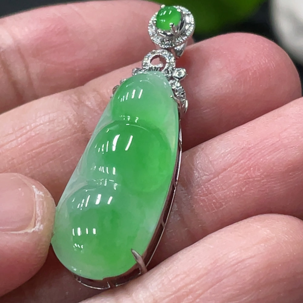 Jadeite Bean Pendant with 18K Gold and Diamond Accents, Total Weight Approx. 3.9g