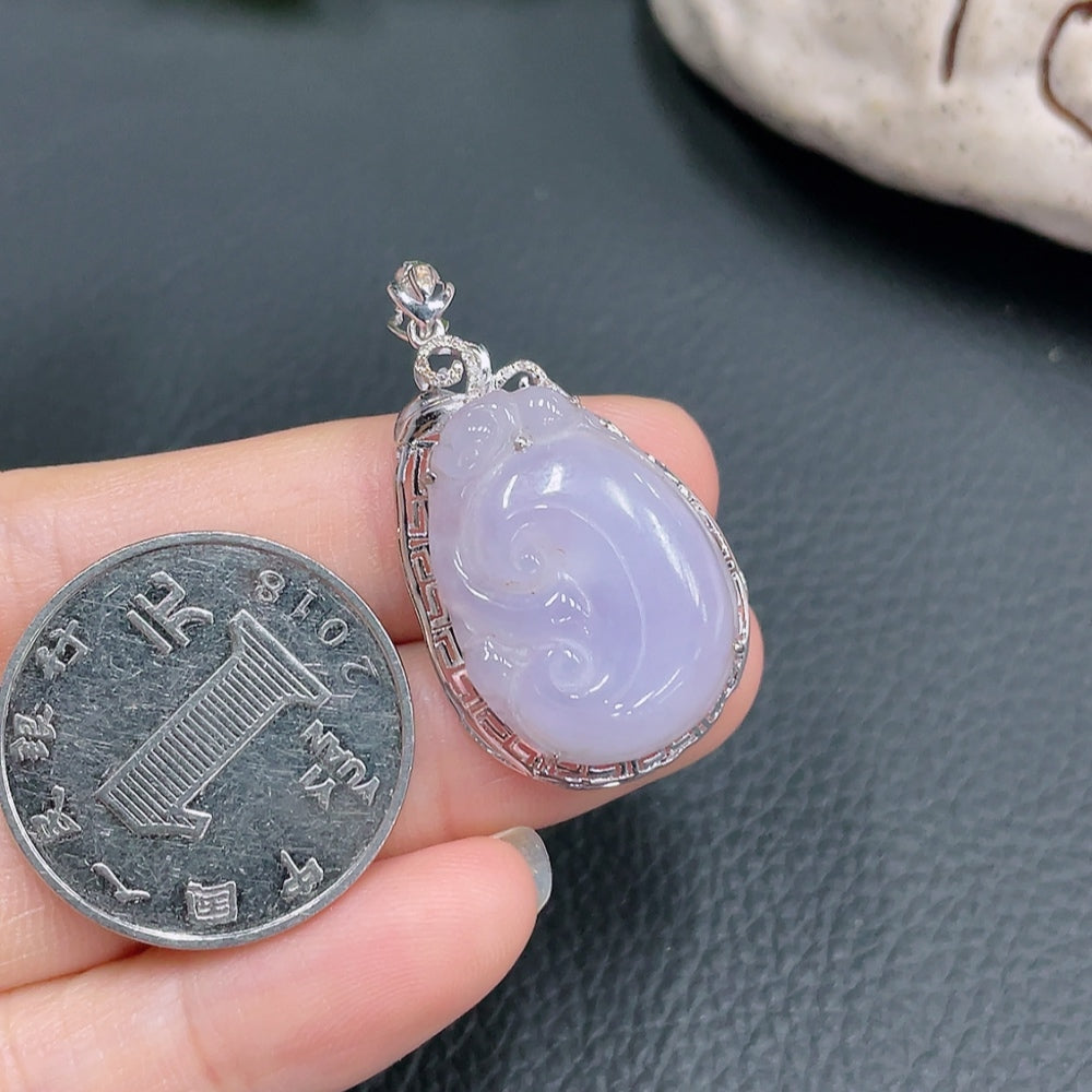 Jadeite Inlaid Ruyi Pendant with 18K Gold Setting, Total Weight Approx. 3.75g